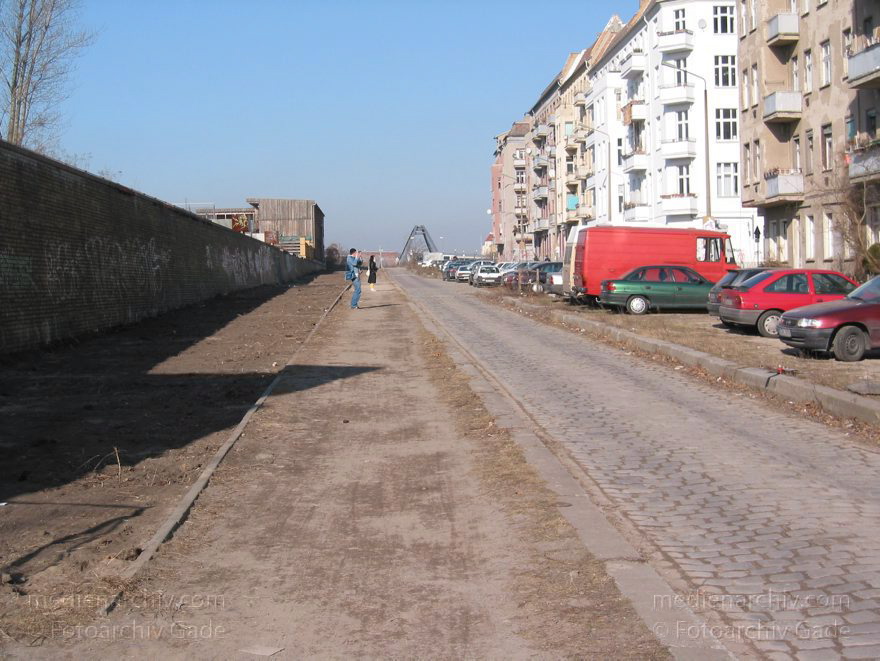 Berlin. Prenzlauer Berg (Pankow) Schwedterstraße
Februar 2003. Berlin. Prenzlauer Berg (Pankow) Schwedter Straße
Schlüsselwörter: Berlin;Deutschland;Germany;Pankow;Prenzlauer Berg;2003;Schwedter Straße