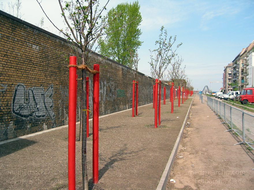 Berlin. Prenzlauer Berg. (Pankow) Schwedterstraße
Mai 2003. Berlin. Prenzlauer Berg. (Pankow) Schwedter Straße
Schlüsselwörter: Berlin;Deutschland;Germany;Pankow;Prenzlauer Berg;2003;Schwedter Straße