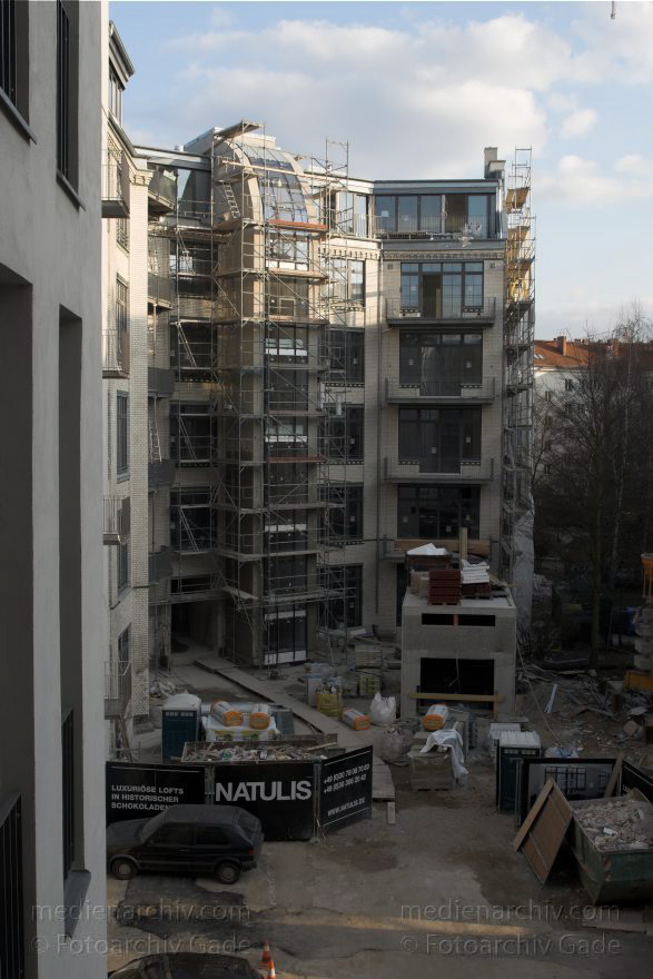 Berlin. Prenzlauer Berg. Schwedterstraße a. Umbau der Gewerbehöfe zu Wohnungen.
20. 3. 2009. Berlin. Prenzlauer Berg. Schwedter Straße 34a. Umbau der Gewerbehöfe zu Wohnungen.
Schlüsselwörter: Baustelle;Berlin;Deutschland;Germany;Pankow;Prenzlauer Berg;2009;Schwedter Straße 34a
