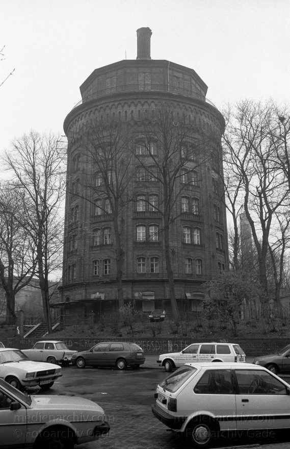 Berlin. Prenzlauer Berg. Wasserturm
April 1994. Berlin. Prenzlauer Berg.  Wasserturm
Schlüsselwörter: Berlin;Deutschland;Germany;Pankow;Prenzlauer Berg;1994;Wasserturm