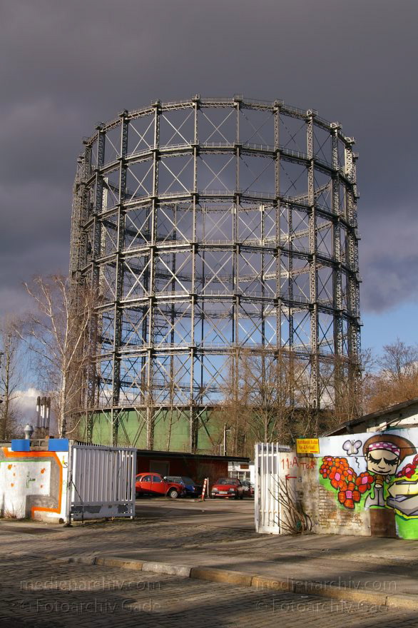Berlin. Schöneberg. Stillgelegter Gasometer der GASAG.
3. 2. 2005. Berlin. Schöneberg. Stillgelegter Gasometer der GASAG.
Schlüsselwörter: Berlin;Deutschland;Gasag;Gasometer;Germany;Schöneberg;2005;Stadtgas