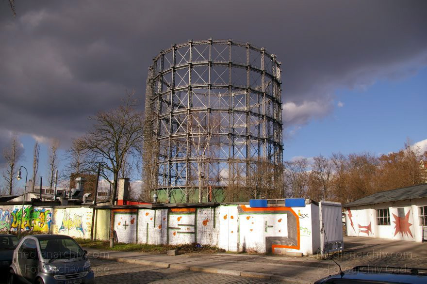 Berlin. Schöneberg. Stillgelegter Gasometer der GASAG.
3. 2. 2005. Berlin. Schöneberg. Stillgelegter Gasometer der GASAG.
Schlüsselwörter: Berlin;Deutschland;Gasag;Gasometer;Germany;Schöneberg;2005;Stadtgas
