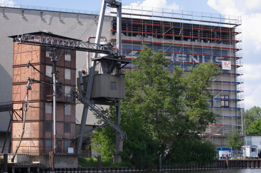 Berlin. Spandau. Insel Eiswerder
20. 5. 2014. Berlin. Spandau. Insel Eiswerder. Rhenus. Baustelle Loft Depot
Schlüsselwörter: Berlin;Eiswerder;Loft Depot;Rhenus;2014;Spandau