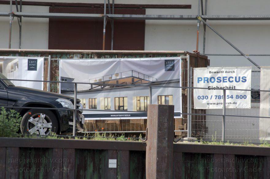Berlin. Spandau. Insel Eiswerder
20. 5. 2014. Berlin. Spandau. Insel Eiswerder. Rhenus. Baustelle Loft Depot
Schlüsselwörter: Berlin;Eiswerder;Loft Depot;2014;Spandau