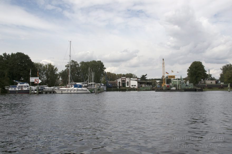 Berlin. Spandau. Havel
31. 8. 2011. Berlin. Spandau. Havel
Schlüsselwörter: Berlin;Binnenschiffe;Deutschland;Germany;Havel;2011;Spandau