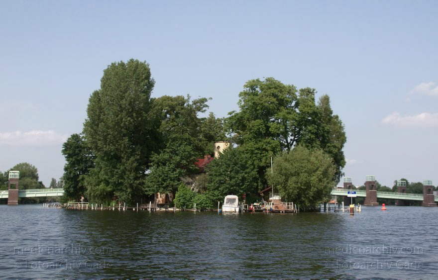 Berlin. Spandau. Havel. Insel Kleiner Wall
30. 6. 2012. Berlin. Spandau. Fluss Havel. Insel Kleiner Wall
Schlüsselwörter: Berlin;Deutschland;Fluss;Germany;Havel;Insel;Kleiner Wall;2012;Spandau