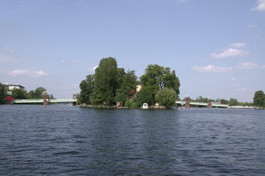 Berlin. Spandau. Havel. Insel Kleiner Wall
30. 6. 2012. Berlin. Spandau. Fluss Havel. Insel Kleiner Wall
Schlüsselwörter: Berlin;Deutschland;Fluss;Germany;Havel;Insel;Kleiner Wall;2012;Spandau