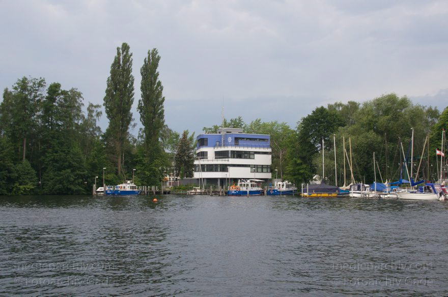 Berlin. Spandau. Havel. Wasserschutzpolizei
8. 7. 2012. Berlin. Spandau. Fluss Havel. Wasserschutzpolizei
Schlüsselwörter: Berlin;Deutschland;Fluss;Germany;Havel;Spandau;2012;Wasserschutzpolizei