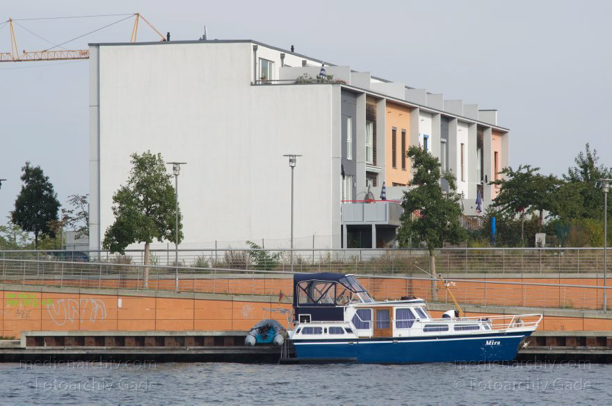 Berlin. Spandau. Havel Spandau. Sportbootliegeplatz. Spandauer Havelpromenade
21. 9. 2012. Berlin. Spandau. Fluss. Obere Havel. Spandau. Sportbootliegeplatz. Spandauer Havelpromenade
Schlüsselwörter: Anlegestelle;Berlin;Boote;Deutschland;Fluss;Germany;Havel;Liegeplatz;Obere Havel;Schiffe;Spandau;Spandauer Havelpromenade;2012;Sportboote