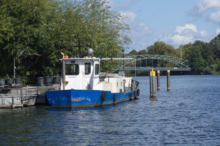 Berlin. Spandau. Havel Boote. Eiswerderbrücke
30. 9. 2012. Berlin. Spandau. Fluss Havel. Obere Havel. Boote. Eiswerderbrücke
Schlüsselwörter: Berlin;Boote;Deutschland;Eiswerderbrücke;Fluss;Germany;Havel;Obere Havel;Schiffe;2012;Spandau
