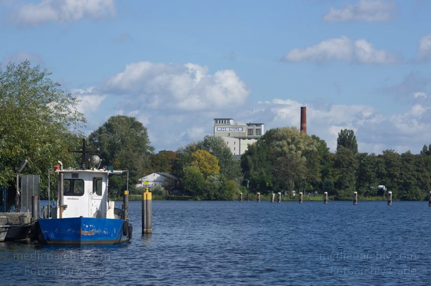 Berlin. Spandau. Havel Insel Eiswerder. Rhenus AG. Boote
30. 9. 2012. Berlin. Spandau. Fluss Havel. Obere Havel. Insel Eiswerder. Rhenus AG. Boote
Schlüsselwörter: Berlin;Boote;Deutschland;Eiswerder;Fluss;Germany;Havel;Insel;Obere Havel;Rhenus AG;Schiffe;2012;Spandau