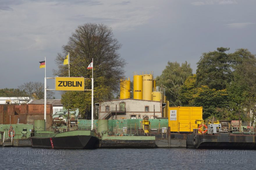 Berlin. Spandau. Hakenfelde. Fluss Havel. Werft Züblin
19. 10. 2013. Berlin. Spandau. Hakenfelde. Fluss Havel. Werft Züblin
Schlüsselwörter: Berlin;Fluss;Germany;Hakenfelde;Havel;Spandau;Werft;2013;Züblin