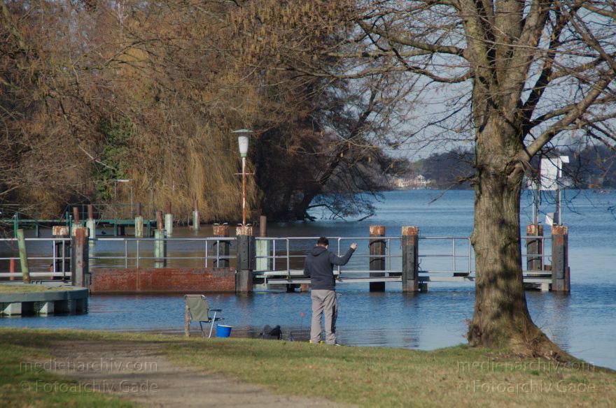 Berlin. Spandau. Hakenfelde. Der Teufelsseekanal im Mündungsbereich zum Fluss Havel
22. 2. 2014. Berlin. Spandau. Hakenfelde. Der Teufelsseekanal im Mündungsbereich zum Fluss Havel
Schlüsselwörter: Berlin;Fluss;Hakenfelde;Havel;Spandau;2014;Teufelsseekanal