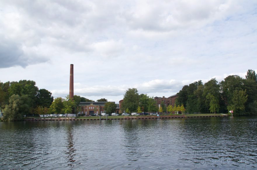 Berlin. Spandau. Havel Insel Eiswerder
23. 9. 2012. Berlin. Spandau. Fluss. Obere Havel. Insel Eiswerder
Schlüsselwörter: Berlin;Deutschland;Eiswerder;Fluss;Germany;Havel;Insel;Obere Havel;2012;Spandau