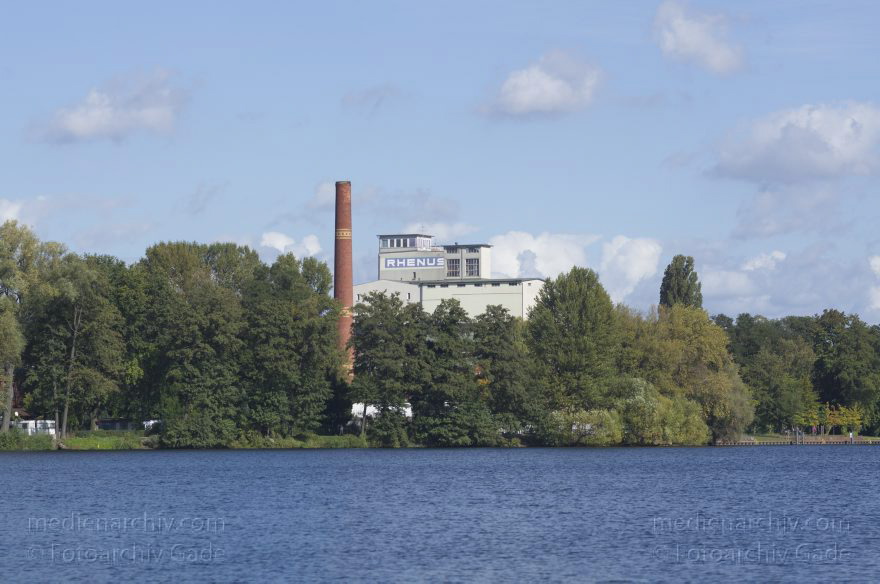 Berlin. Spandau. Havel Insel Eiswerde. Rhenus AGr
30. 9. 2012. Berlin. Spandau. Fluss Havel. Obere Havel. Insel Eiswerde. Rhenus AGr
Schlüsselwörter: Berlin;Deutschland;Eiswerder;Fluss;Germany;Havel;Insel;Obere Havel;Rhenus AG;2012;Spandau
