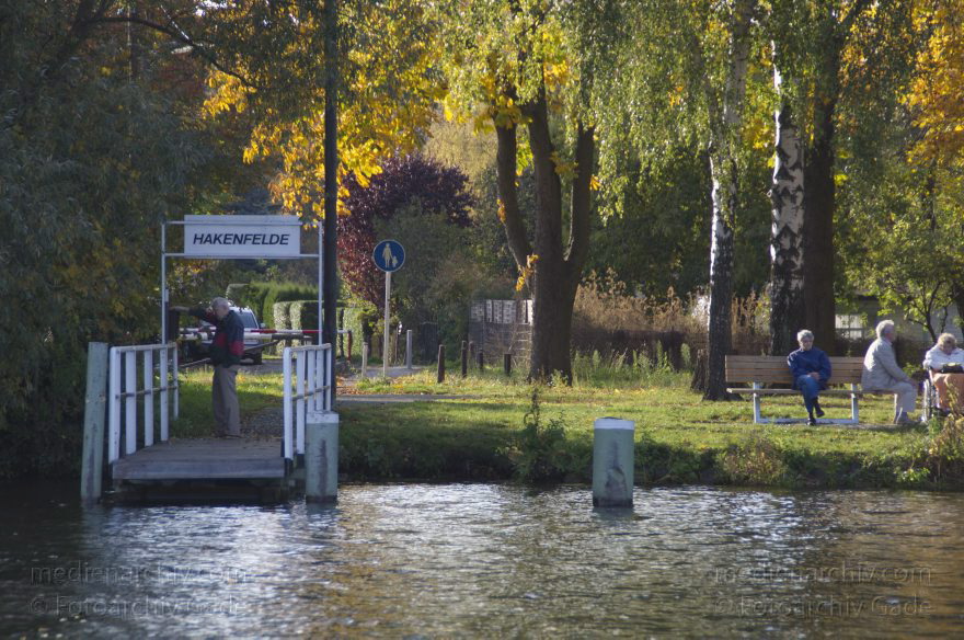 Berlin. Spandau. Fähranleger Hakenfelde am Fluss Havel
22. 10. 2013. Berlin. Spandau. Fähranleger Hakenfelde am Fluss Havel
Schlüsselwörter: Anleger;Anlegesteg;Berlin;Fluss;Fähranleger;Hakenfelde;Havel;2013;Spandau