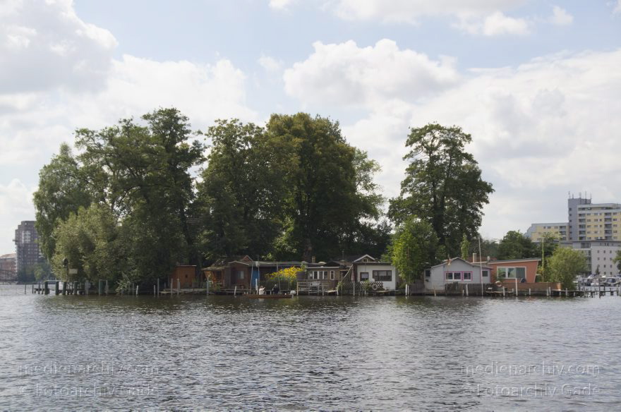 Berlin. Spandau. Havel. Insel Kleiner Wall
31. 8. 2011. Berlin. Spandau. Fluss. Havel. Insel Kleiner Wall
Schlüsselwörter: Berlin;Deutschland;Germany;Havel;Insel;Kleiner Wall;2011;Spandau