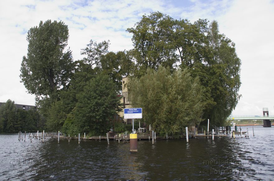 Berlin. Spandau. Havel. Insel Kleiner Wall
31. 8. 2011. Berlin. Spandau. Fluss. Havel. Insel Kleiner Wall
Schlüsselwörter: Berlin;Deutschland;Germany;Havel;Insel;Kleiner Wall;2011;Spandau