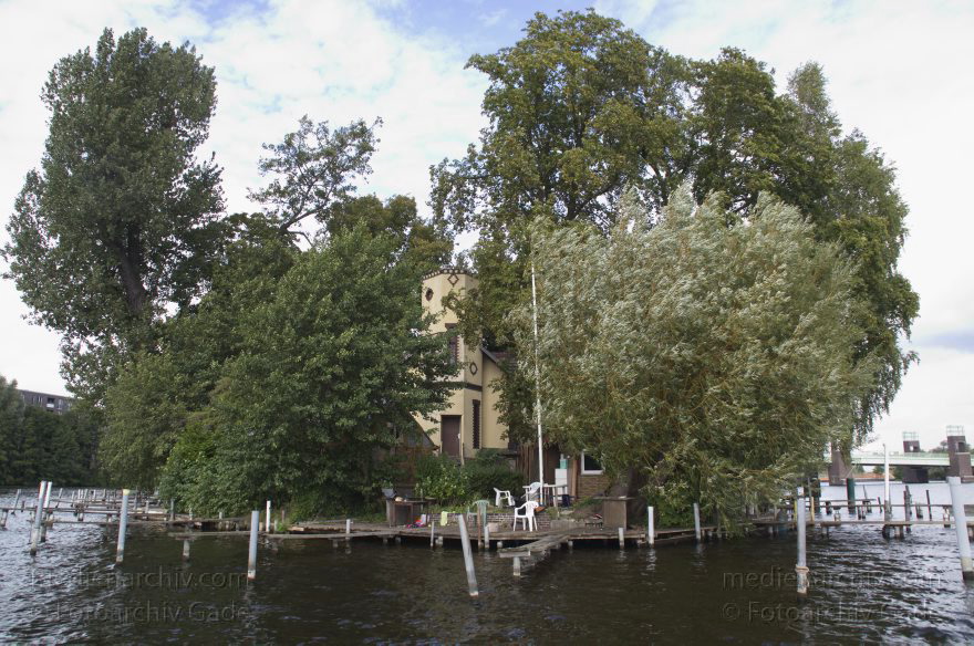 Berlin. Spandau. Havel. Insel Kleiner Wall
31. 8. 2011. Berlin. Spandau. Fluss. Havel. Insel Kleiner Wall
Schlüsselwörter: Berlin;Deutschland;Germany;Havel;Insel;Kleiner Wall;2011;Spandau