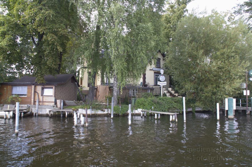 Berlin. Spandau. Havel. Insel Kleiner Wall
31. 8. 2011. Berlin. Spandau. Fluss. Havel. Insel Kleiner Wall
Schlüsselwörter: Berlin;Deutschland;Germany;Havel;Insel;Kleiner Wall;2011;Spandau