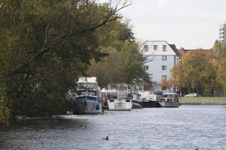 Berlin. Spandau. Hakenfelde. Maselakekanal
19. 10. 2013. Berlin. Spandau. Hakenfelde. Maselakekanal. Boote. Schiffe
Schlüsselwörter: Berlin;Boote;Germany;Hakenfelde;Maselakekanal;Schiffe;2013;Spandau