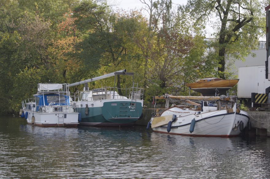 Berlin. Spandau. Hakenfelde. Maselakekanal
19. 10. 2013. Berlin. Spandau. Hakenfelde. Maselakekanal. Boote. Schiffe
Schlüsselwörter: Berlin;Boote;Germany;Hakenfelde;Maselakekanal;Schiffe;2013;Spandau