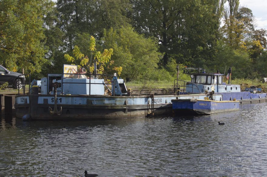 Berlin. Spandau. Hakenfelde. Maselakekanal
19. 10. 2013. Berlin. Spandau. Hakenfelde. Maselakekanal. Boote. Schiffe
Schlüsselwörter: Berlin;Boote;Germany;Hakenfelde;Maselakekanal;Schiffe;2013;Spandau
