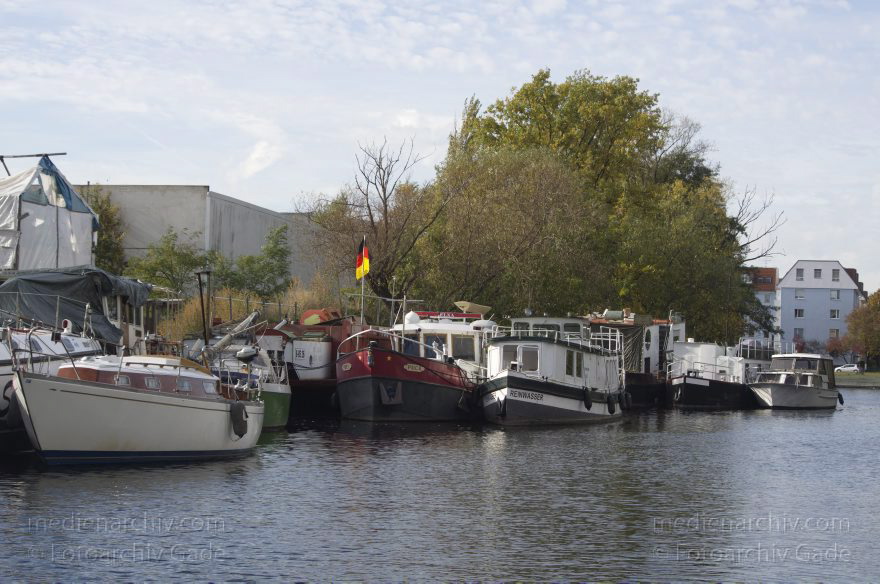 Berlin. Spandau. Hakenfelde. Maselakekanal
19. 10. 2013. Berlin. Spandau. Hakenfelde. Maselakekanal. Boote. Schiffe
Schlüsselwörter: Berlin;Boote;Germany;Hakenfelde;Maselakekanal;Schiffe;2013;Spandau