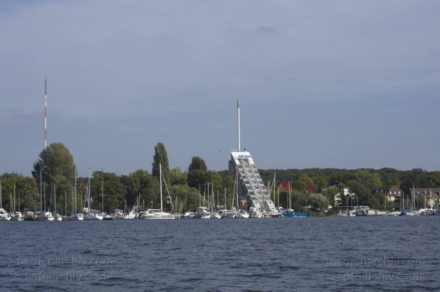 Berlin. Spandau. Havel. DLRG Turm
20. 9. 2011. Berlin. Spandau. Fluss Havel. DLRG Turm
Schlüsselwörter: Berlin;Deutschland;DLRG;Fluss;Germany;Havel;2011;Spandau