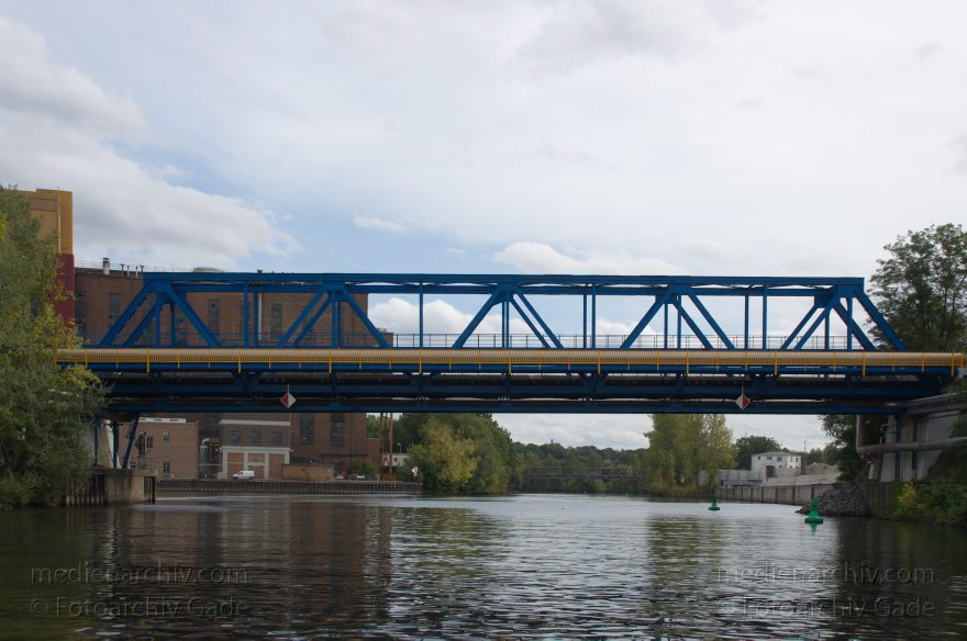 Berlin. Spandau. Heizkraftwerk Reuter an der Spree. Vattenfall. Energie. Strom
25. 9. 2012. Berlin. Spandau. Heizkraftwerk Reuter am Fluss Spree. Vattenfall. Energie. Strom
Schlüsselwörter: Berlin;Deutschland;Energie;Germany;Heizkraftwerk;Kraftwerk Reuter;Siemensstadt;Spandau;Spandauer;Spree;Strom;2012;Vattenfall