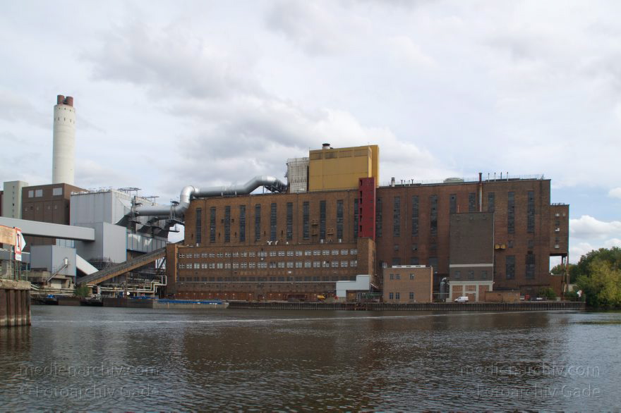 Berlin. Spandau. Heizkraftwerk Reuter an der Spree. Vattenfall. Energie. Strom
25. 9. 2012. Berlin. Spandau. Heizkraftwerk Reuter am Fluss Spree. Vattenfall. Energie. Strom
Schlüsselwörter: Berlin;Deutschland;Energie;Germany;Heizkraftwerk;Kraftwerk Reuter;Siemensstadt;Spandau;Spandauer;Spree;Strom;2012;Vattenfall
