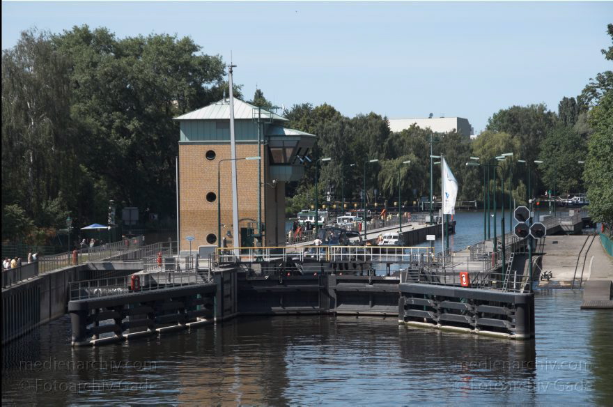 Berlin. Spandau. Schleuse Spandau. Havel
2. 6. 2011. Berlin. Spandau. Schleuse Spandau. Havel
Schlüsselwörter: Berlin;Boote;Deutschland;Germany;Havel;Schleuse Spandau;2011;Spandau
