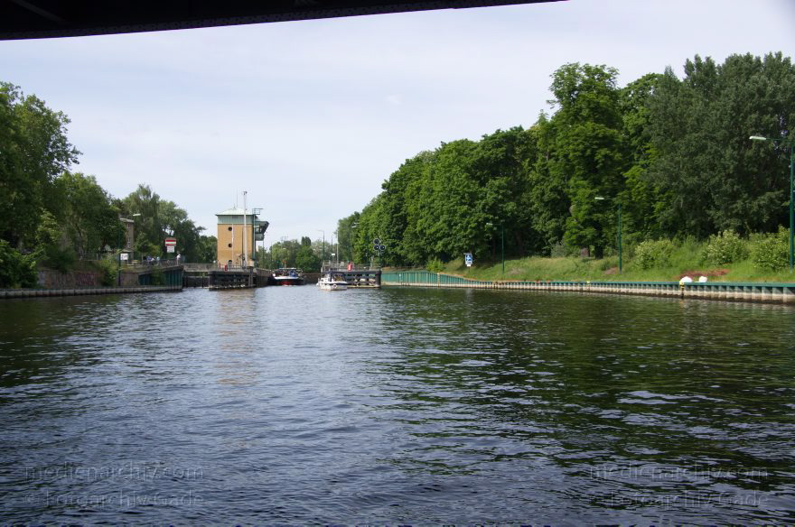 Berlin. Spandau. Schleuse Spandau. Havel. Boote
27. 5. 2012. Berlin. Spandau. Schleuse Spandau. Fluss. Havel. Boote
Schlüsselwörter: Berlin;Boote;Deutschland;Fluss;Germany;Havel;Schleuse;2012;Spandau