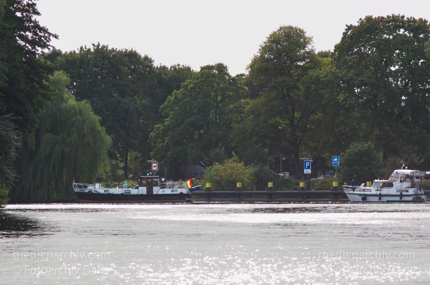 Berlin. Spandau. Havel Vor der Spandauer Schleuse
21. 9. 2012. Berlin. Spandau. Fluss. Obere Havel. Vor der Spandauer Schleuse
Schlüsselwörter: Berlin;Deutschland;Fluss;Germany;Havel;Obere Havel;Spandau;2012;Spandauer Schleuse