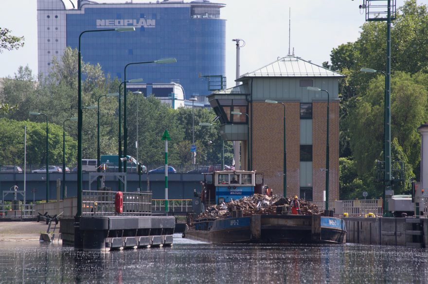 Berlin. Schleuse Spandau. Fluss Havel. Binnenschiff
20. 5. 2014. Berlin. Schleuse Spandau. Fluss Havel. Binnenschiff
Schlüsselwörter: Berlin;Binnenschiff;Fluss;Havel;Schiff;Schleuse;2014;Spandau