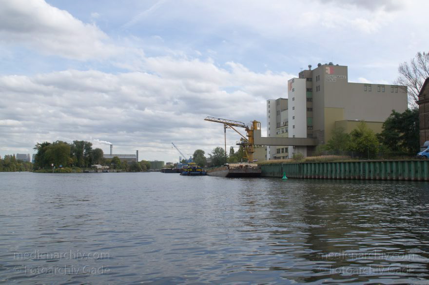 Berlin. Spandau. Auf dem Spree
25. 9. 2012. Berlin. Spandau. Auf dem Fluss Spree
Schlüsselwörter: Berlin;Deutschland;Fluss;Germany;Spandau;2012;Spree