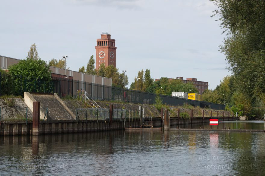 Berlin. Spandau. Auf dem Spree
25. 9. 2012. Berlin. Spandau. Auf dem Fluss Spree
Schlüsselwörter: Berlin;Deutschland;Fluss;Germany;Siemensstadt;Spandau;2012;Spree