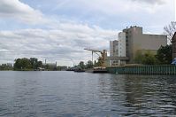 Dateiname=Berlin-Spandau-Spree20120925-158.jpg
Dateigröße=163KB
Abmessungen: 880x584
hinzugefügt am: 04. Januar 2016 Berlin-Spandau-Spree20120925-158.jpg