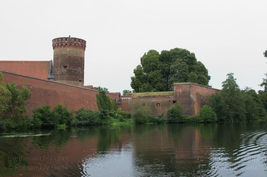 Berlin. Spandau. Zitadelle Spandau. Festung
28. 8. 2012. Berlin. Spandau. Zitadelle Spandau. Festung
Schlüsselwörter: Berlin;Deutschland;Festung;Fluss;Germany;Havel;Spandau;2012;Zitadelle