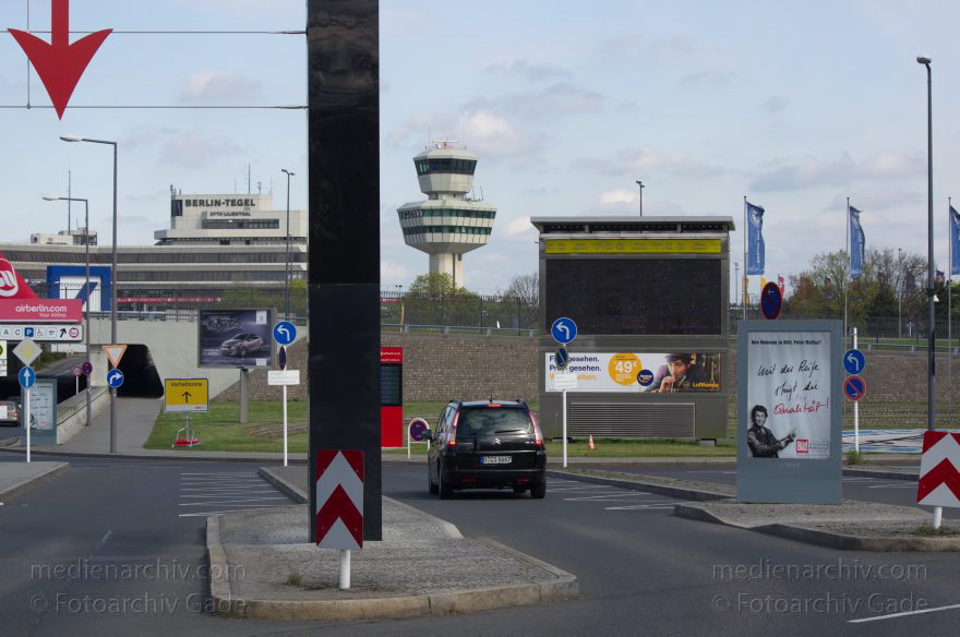 Berlin. Flughafen Tegel. Flugzeuge. Flugplatz
23. 4. 2012. Berlin. Tegel. Flughafen Berlin-Tegel. Name: Otto Lilienthal. Flugzeuge. Flugplatz. Flugverkehr. Flugzeug
Schlüsselwörter: Berlin;Deutschland;Flughafen;Flugplatz;Flugzeuge;Germany;Reinickendorf;2012;Tegel