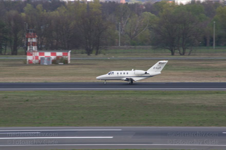 Berlin. Flughafen Tegel. Flugzeuge. Flugplatz
23. 4. 2012. Berlin. Tegel. Flughafen Berlin-Tegel. Name: Otto Lilienthal. Flugzeuge. Flugplatz. Flugverkehr. Flugzeug
Schlüsselwörter: Berlin;Deutschland;Flughafen;Flugplatz;Flugzeuge;Germany;Reinickendorf;2012;Tegel