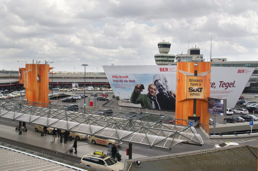Berlin. Flughafen Tegel. Flugzeuge. Flugplatz
23. 4. 2012. Berlin. Tegel. Flughafen Berlin-Tegel. Name: Otto Lilienthal. Flugzeuge. Flugplatz. Flugverkehr. Flugzeug
Schlüsselwörter: airberlin;Berlin;Deutschland;Flughafen;Flugplatz;Flugzeuge;Germany;Reinickendorf;2012;Tegel