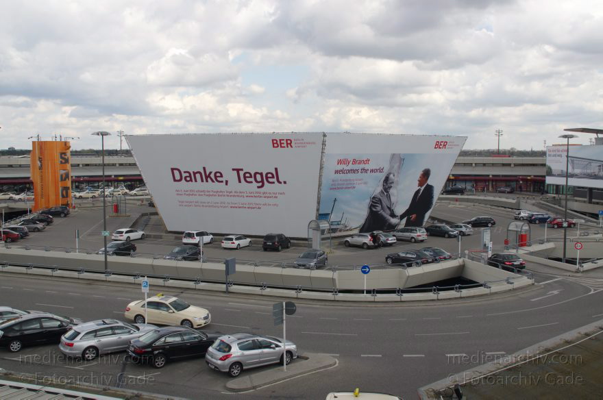 Berlin. Flughafen Tegel. Flugzeuge. Flugplatz
23. 4. 2012. Berlin. Tegel. Flughafen Berlin-Tegel. Name: Otto Lilienthal. Flugzeuge. Flugplatz. Flugverkehr. Flugzeug
Schlüsselwörter: airberlin;Berlin;Deutschland;Flughafen;Flugplatz;Flugzeuge;Germany;Reinickendorf;2012;Tegel