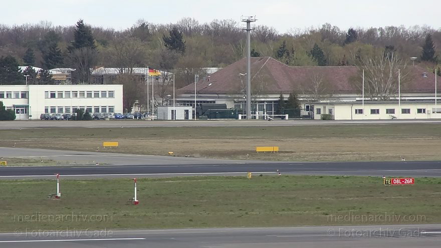 Berlin. Flughafen Tegel. Flugzeuge. Flugplatz
24. 3. 2012. Berlin. Tegel. Flughafen Berlin-Tegel. Name: Otto Lilienthal. Flugzeuge. Flugplatz. Flugverkehr.
Schlüsselwörter: airberlin;Berlin;Deutschland;Flughafen;Flugplatz;Flugzeuge;Germany;Reinickendorf;2012;Tegel