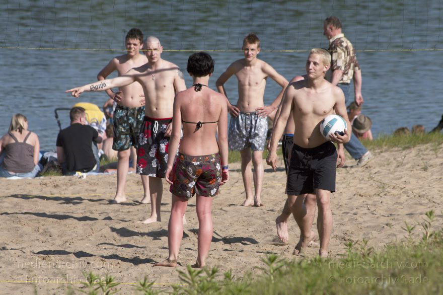 Berlin. Reinickendorf. Tegel. Flughafensee. Strand. Sonnen. Volleyball
5. 6. 2010. Berlin. Reinickendorf. Tegel. Flughafensee. Strand. Sonnen. Volleyball
Schlüsselwörter: Berlin;Deutschland;Flughafensee;Germany;Reinickendorf;Schwimmen;Sonnen;Strand;Tegel;2010;Volleyball