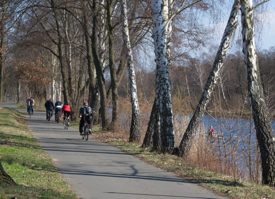 Berlin. Tegel. Fahrradweg entlang des Berliner-Spandauer-Schifffahrtskanal
24. 3. 2012. Berlin. Tegel. Fahrradweg entlang des Berlin-Spandauer Schifffahrtskanal
Schlüsselwörter: Berlin;Berlin-Spandauer Schifffahrtskanal;Deutschland;Fahrradweg;Germany;Radweg;2012;Tegel