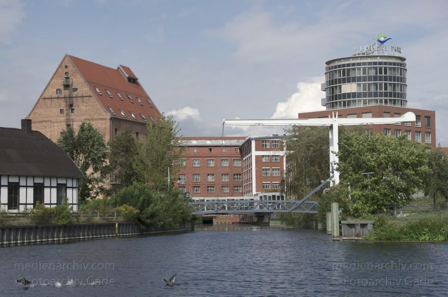 Berlin. Tegel. Kanal Tegeler Hafen
31. 8. 2011. Berlin. Tegel. Kanal Tegeler Hafen
Schlüsselwörter: Berlin;Deutschland;Germany;Tegel;Tegeler Hafen;2011;Tegeler See