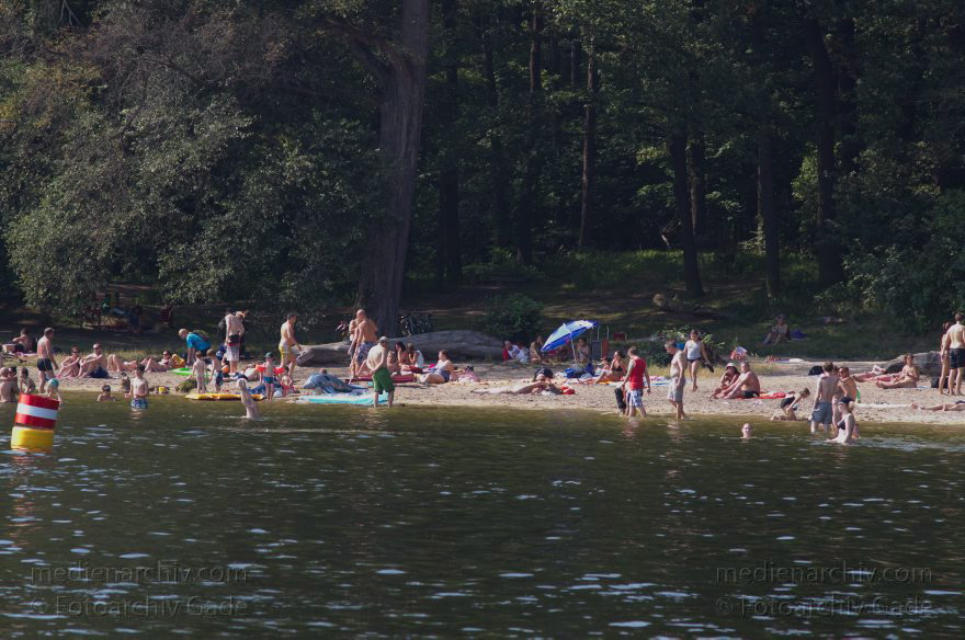 Berlin. Tegel. Tegeler See. Schwimmbad am Strand
27. 7. 2012. Berlin. Tegel. Tegeler See. Schwimmbad am Strand
Schlüsselwörter: Berlin;Boote;Deutschland;Germany;Schwimmbad;Strand;Tegel;2012;Tegeler See