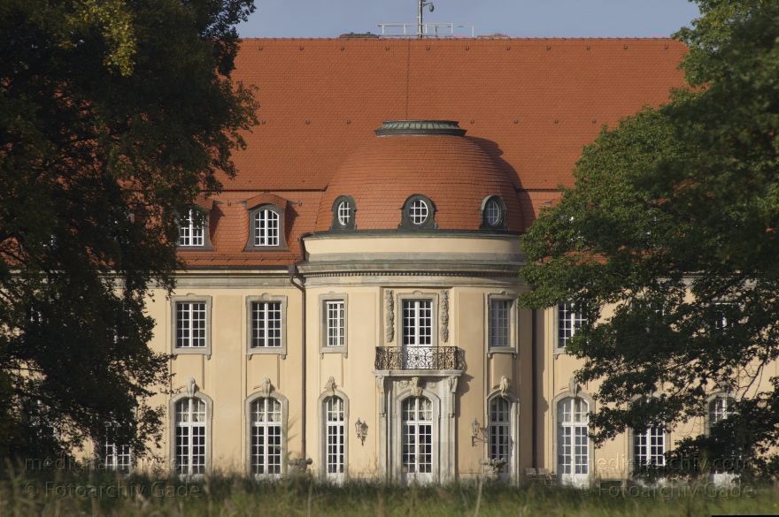 Berlin. Tegel. Villa Borsig. Reiherwerder im Tegeler See
30. 9. 2012. Berlin. Reinickendorf. Tegel. Villa Borsig auf der Halbinsel Reiherwerder im Tegeler See. Heutige Nutzung als Akademie Auswärtiger Dienst des Auswärtigen Amts
Schlüsselwörter: Berlin;Deutschland;Germany;Reiherwerder;Reinickendorf;Schloss;Tegel;Tegeler See;2012;Villa Borsig
