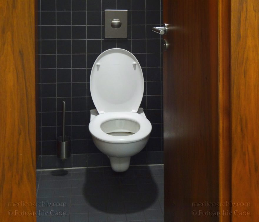 Berlin. Tiergarten. Kongresshalle. Schwangere Auster. Toilette. WC
22. 9. 2012. Berlin. Mitte. Tiergarten.Kongresshalle. Schwangere Auster. Toilette. WC
Schlüsselwörter: Berlin;Deutschland;Germany;Haus der Kulturen;Kongresshalle;Mitte;Schwangere Auster;Tiergarten;Toilette;2012;WC